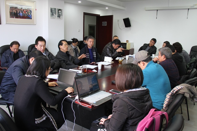 11月14日，加強(qiáng)文藝批評懇談會在北京召開