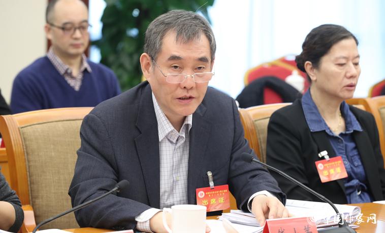 11月28日，錢小芊在中國作協(xié)八屆十一次主席團會上講話。