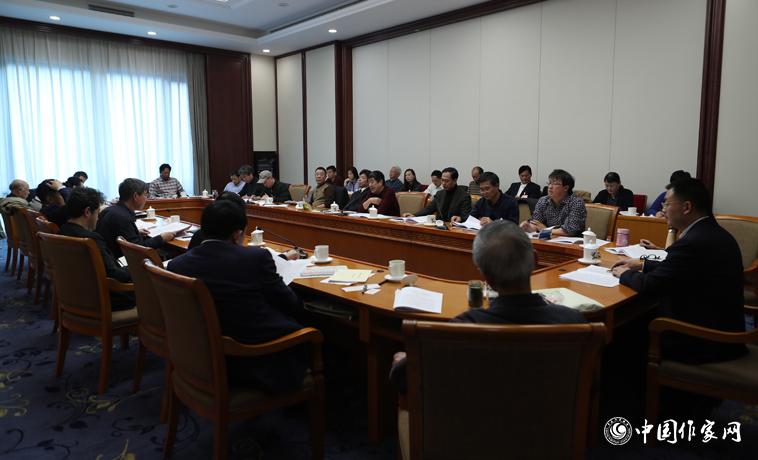 11月30日下午黑龍江、四川代表團分組學習討論。