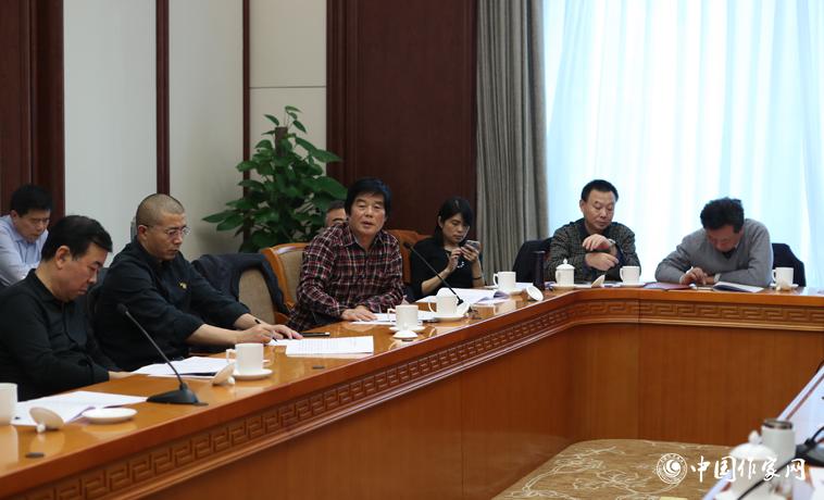 11月30日下午，趙本夫在江蘇代表團分組討論中發(fā)言。