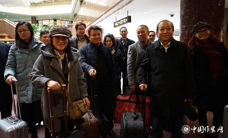 11月28日，中國作協(xié)第九次全國代表大會與會代表團報到。