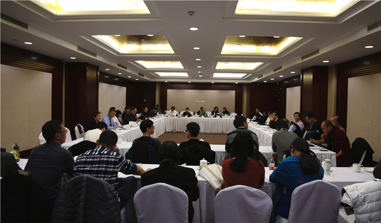 12月1日下午，浙江、重慶、延邊代表團分組學習討論。