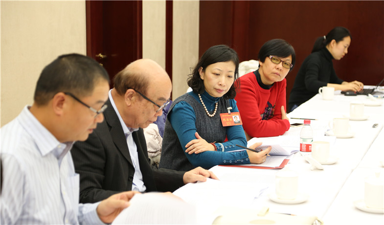 12月1日下午，港澳臺代表團分組學習討論。
