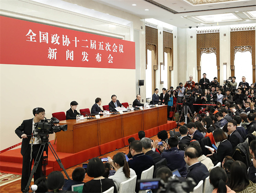 3月2日下午，全國政協(xié)十二屆五次會(huì)議召開新聞發(fā)布會(huì)