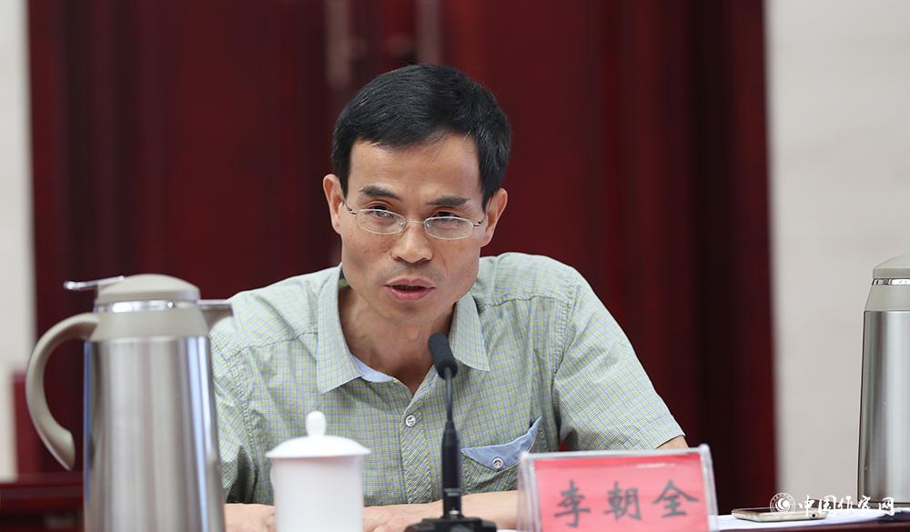 8月4日，李朝全在第十屆兒獎評委會第六次全體會議上介紹初選作品公示情況