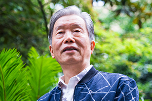 幼兒文學(xué)：獲獎作品《蒲公英嫁女兒》作者：李少白         獲獎感言　　童謠是祖先的聲音，是天籟、是瑰寶，可當(dāng)今童謠卻面臨著半老不新的困惑。社會不同了，童謠之樹也應(yīng)長出新綠。作為兒童文學(xué)作家，我感到有一種責(zé)任，有一種沖動，要讓童謠在盛世中亮出她春鳥般的清音。