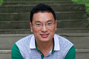 科幻文學(xué)：獲獎作品《拯救天才》作者：王林柏         獲獎感言　　在我不長不短的人生經(jīng)歷中，兒童時期讀書的記憶一直是鮮活的，可以浮想聯(lián)翩，可以異想天開，可以廢寢忘食，可以魂牽夢繞，那是一種最純粹的快樂。即使現(xiàn)在，我還是會常常品味兒時讀書帶給我的美好回憶。也許就是從那時開始，我在心底埋藏了這樣一個愿望，我希望能帶給其他孩子同樣的快樂。