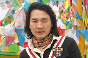 報告文學(xué)：獲獎作品《夢想是生命里的光》作者：舒輝波         獲獎感言　　優(yōu)秀的文學(xué)作品是藝術(shù)的，也一定是科學(xué)的。在今后的寫作中，除了多讀書、勤思考，把自己的寫作放在世界范圍內(nèi)來考量，視界開闊之外，還得多做田野調(diào)查，去看、去問、去聽，去發(fā)現(xiàn)、去感覺、去歡笑、去流淚。和孩子們共悲欣，同成長。