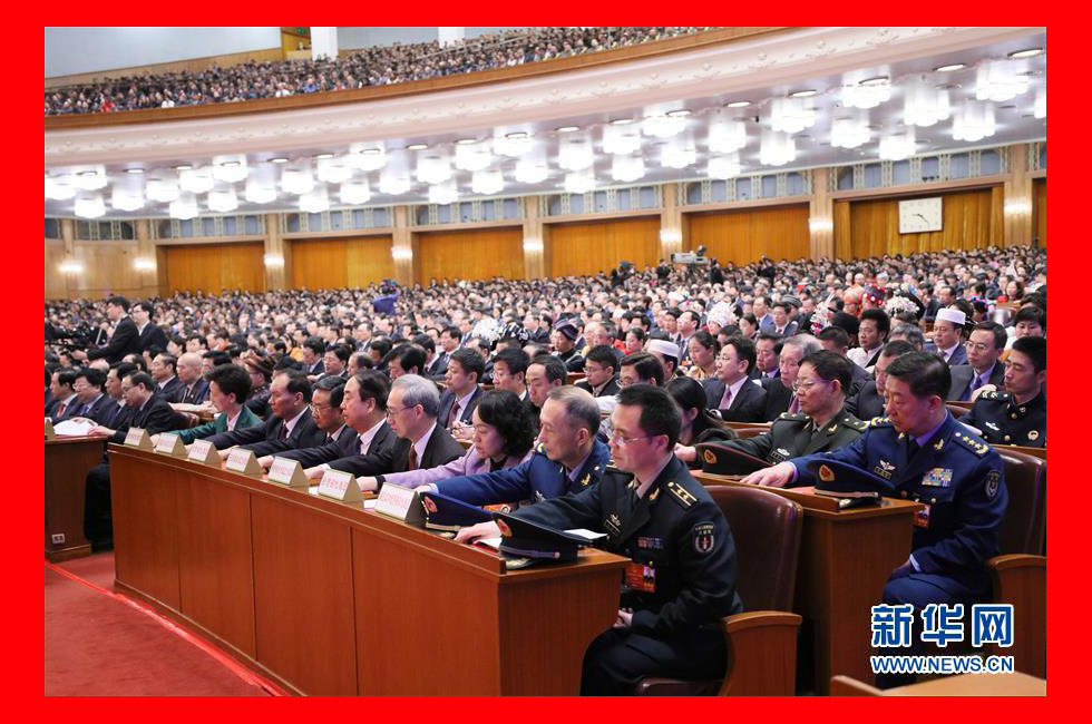 3月20日，第十三屆全國人民代表大會(huì)第一次會(huì)議閉幕會(huì)。這是代表在表決。