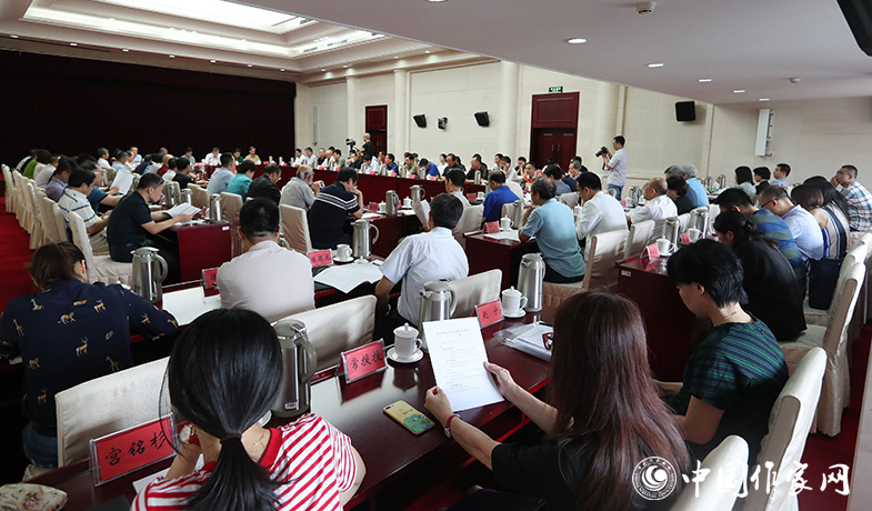 7月28日，第七屆魯迅文學獎各評委會全體會現(xiàn)場