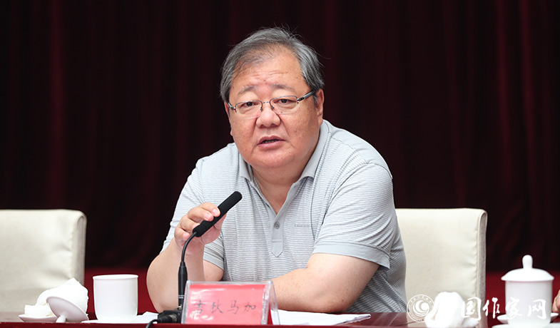 7月28日，吉狄馬加主持第七屆魯迅文學獎各評委會全體會