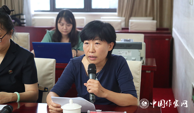 8月11日，終會上，計票人報告選票發(fā)放、回收及統(tǒng)計情況