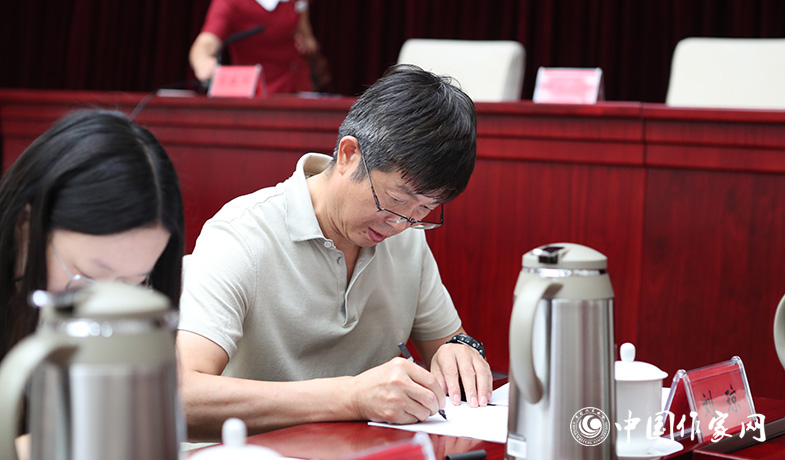 8月11日，紀監(jiān)組人員審核選票統(tǒng)計情況