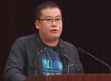 肖江虹：帶著詩意前行　　作家用筆講述人類在時(shí)代里面的困境。我們每個(gè)人都有困境，作家需要發(fā)現(xiàn)困境講述困境。[詳細(xì)]