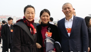 全國政協(xié)委員奚美娟、遲子建、畢飛宇