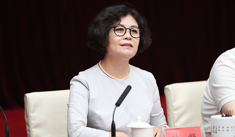 8月16日，中國(guó)作協(xié)主席鐵凝出席第十屆茅盾文學(xué)獎(jiǎng)第七次全體會(huì)并講話