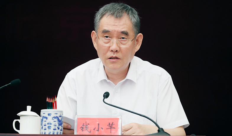 錢(qián)小芊在第十二屆駿馬獎(jiǎng)評(píng)獎(jiǎng)委員會(huì)第一次全體會(huì)上講話