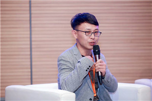 科幻文學(xué)：獲獎作品《奇跡之夏》作者：馬傳思         獲獎感言　　在田野中放牛時(shí)，或者干農(nóng)活的閑暇坐在樹蔭下歇息時(shí)，也或者在某個炎熱的夏夜，躺在門外的竹席上納涼的時(shí)候，四周的一切事物會以一種奇妙的方式朝我匯聚過來：幾只螞蟻從草叢間出現(xiàn)，在我指尖列隊(duì)行進(jìn)；一群秧雞從蟄伏的田埂下朝我張望；一只貓頭鷹在睡夢中向我囈語；田野中的麥浪翻滾，傳來大地心臟的律動；山林中的風(fēng)聲呼嘯，帶來遠(yuǎn)方的氣息……