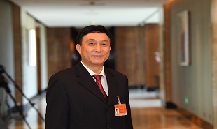 全國政協(xié)委員、江蘇省政協(xié)副主席、南京師范大學(xué)教授朱曉進(jìn)