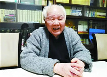【李國文】	王　雪丨《得法而努力地耕耘——一篇手稿檔案中的李國文》；	席思宇丨《“作家是屬于他那個(gè)時(shí)代的”》。