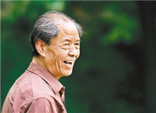 【陳忠實(shí)】	李國平丨《陳忠實(shí)：將自己滾燙的手指按在時(shí)代的脈搏上》；	邢小利丨《現(xiàn)實(shí)主義：從柳青到陳忠實(shí)》。