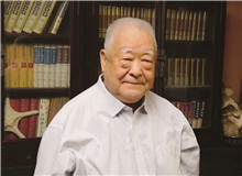 【徐懷中】	汪守德丨《以一顆真正的文學(xué)之心寫作》；	董夏青青丨《<牽風(fēng)記>：“回返未來”的美學(xué)呼喚》。