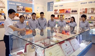 中國作協(xié)主題實(shí)踐活動(dòng)走進(jìn)中石化洛陽工程公司