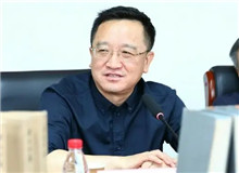 閻晶明：最先鋒的新拓展　　孫甘露是先鋒小說家里“最先鋒”的。因為他在這一方面起步早，成名快，代表作傳播度廣，文學史研究提及率高。[詳細]
