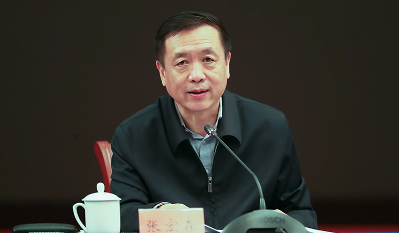 中國(guó)作協(xié)黨組書記、副主席張宏森主持座談會(huì)