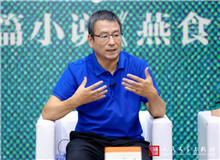 白巖松：中國(guó)人的飲食是和人生打通的　　葛亮是在回望的過(guò)程中去撿拾中國(guó)人最好的規(guī)矩、道德、情理和情感。對(duì)！這就是葛亮。[詳細(xì)]