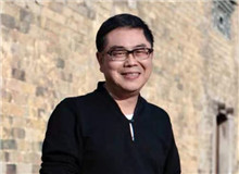 湖南文藝出版社：相信高峰就在前方　　惟楚有材，于斯為盛。成立于1985年的湖南文藝出版社，一直是南中國原創(chuàng)文學(xué)出版的重鎮(zhèn)。[詳細(xì)]