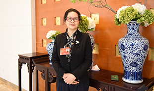 全國人大代表、重慶作協(xié)主席冉冉　