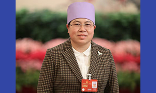 全國人大代表，寧夏回族自治區(qū)婦聯(lián)副主席，吳忠市紅寺堡鎮(zhèn)人民政府文化站站長馬慧娟
