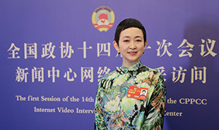 全國政協(xié)委員、中國東方演藝集團歌唱家劉玉婉