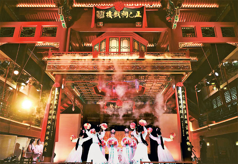 正乙祠戲樓里，昆曲《牡丹亭》經(jīng)典名段正在上演。 正乙祠戲樓供圖