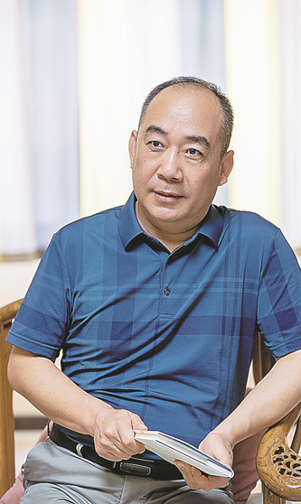桫欏（《詩(shī)選刊》主編、中國(guó)作協(xié)網(wǎng)絡(luò)文學(xué)委員會(huì)委員）