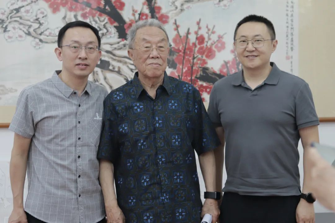王蒙、沈杏培、李松睿2023年7月在北戴河
