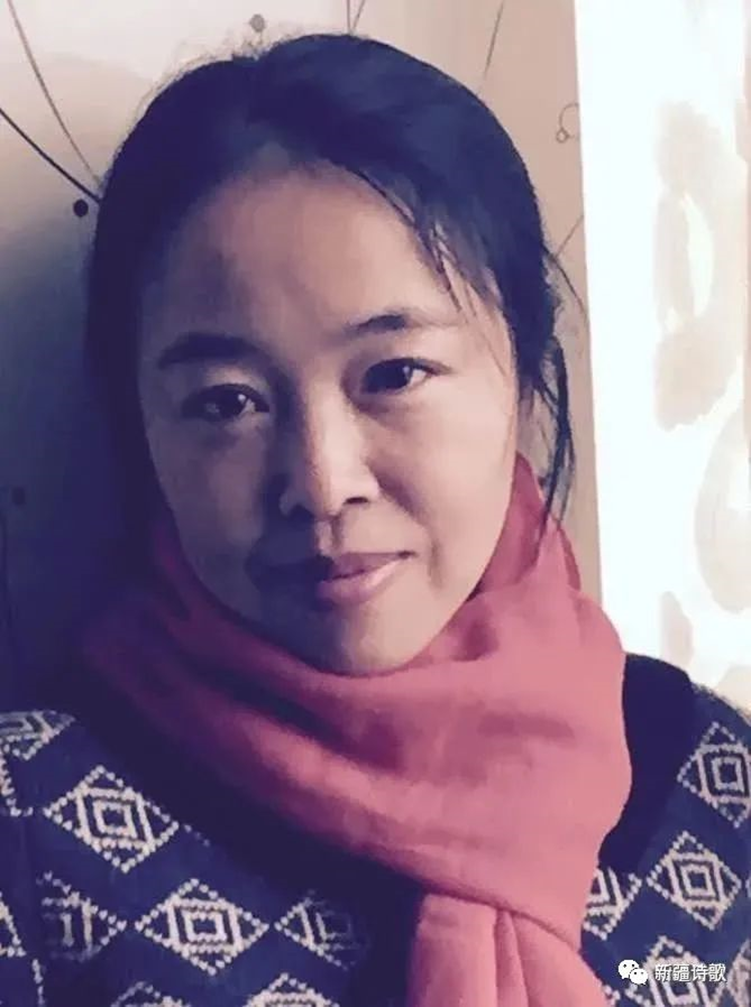  王暉，女，上世紀七十年代生于新疆石河子市。詩歌作品發(fā)表于《人民文學》《詩探索》《詩刊》《詩選刊》《大家》《青年文學》《橄欖綠》《草堂》《青年作家》《延河》《芳草》《西部》等刊物。詩歌作品入選多種權(quán)威詩歌年選及《新華文摘》等。出版有詩集四部。中國作協(xié)會員。