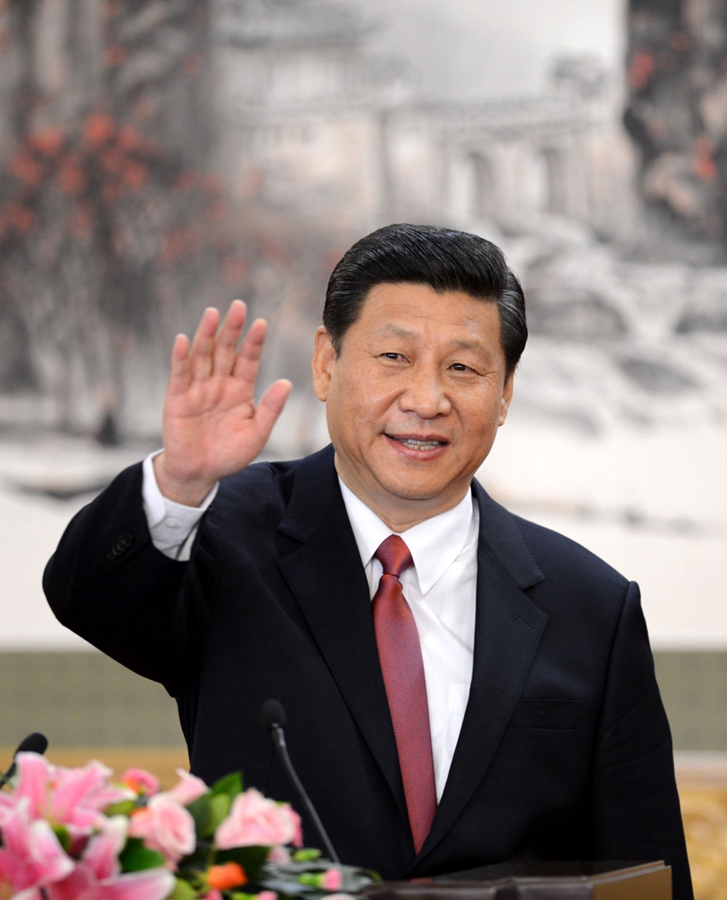 2012年11月15日，剛剛在中共十八屆一中全會(huì)上當(dāng)選中共中央總書記的習(xí)近平在北京人民大會(huì)堂同采訪十八大的中外記者親切見面。新華社記者 謝環(huán)馳 攝