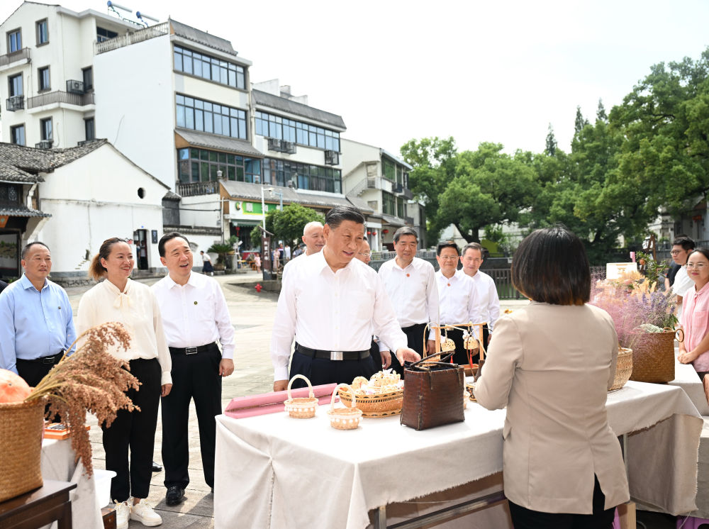 2023年9月20日上午，習(xí)近平在浙江省金華市義烏市后宅街道李祖村考察。新華社記者 謝環(huán)馳 攝