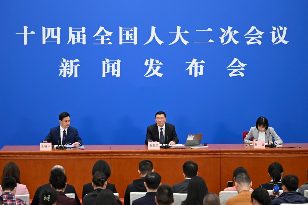 3月4日，十四屆全國(guó)人大二次會(huì)議在北京人民大會(huì)堂舉行新聞發(fā)布會(huì)。大會(huì)發(fā)言人婁勤儉就大會(huì)議程和人大工作相關(guān)問(wèn)題回答中外記者的提問(wèn)。 新華社記者 牟宇 攝