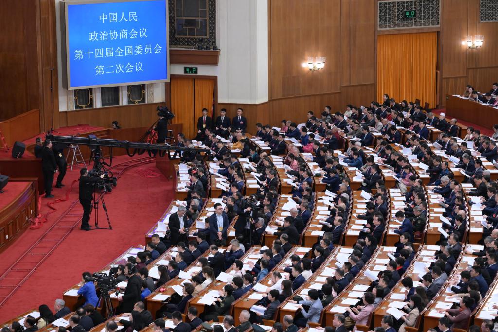 3月7日，全國政協十四屆二次會議在北京人民大會堂舉行第二次全體會議。?新華社記者 李賀 攝