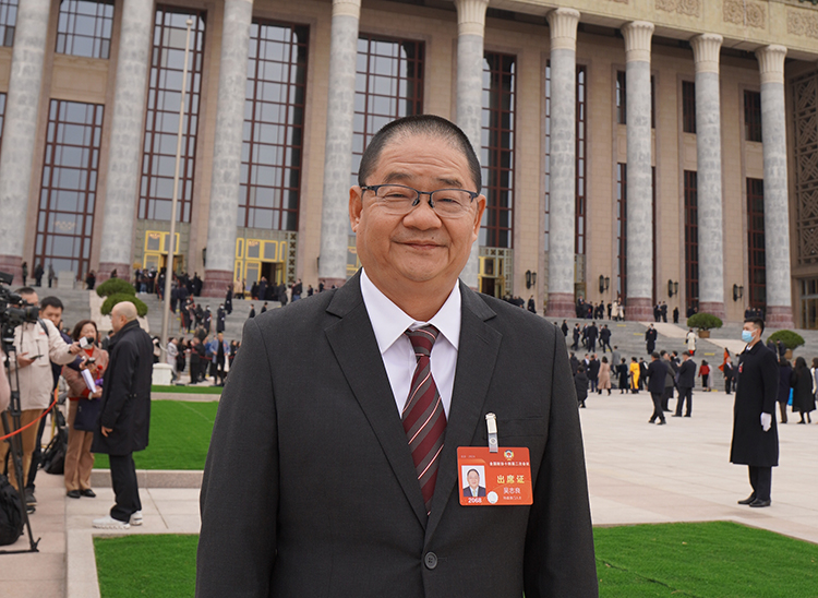 全國政協(xié)文化文史和學(xué)習(xí)委員會副主任、澳門文化界聯(lián)合總會會長吳志良委員