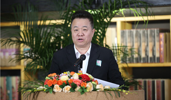 中國(guó)作協(xié)黨組成員、副主席、書(shū)記處書(shū)記邱華棟主持交流活動(dòng)