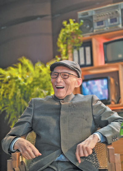 游本昌近照。 　　人民日?qǐng)?bào)客戶(hù)端供圖