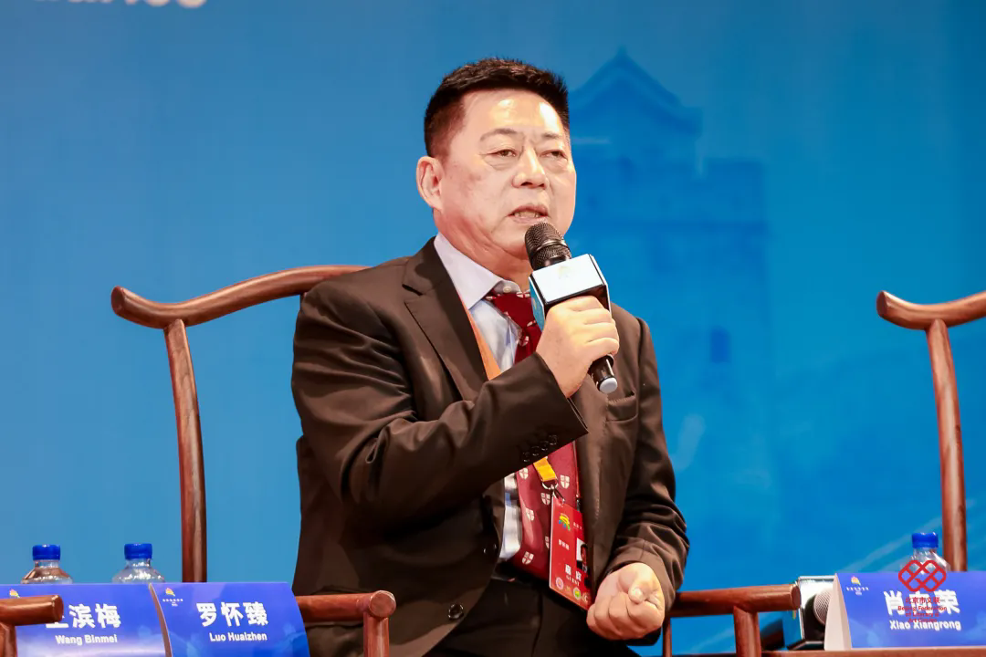 中國戲劇家協(xié)會顧問、國家一級編劇羅懷臻