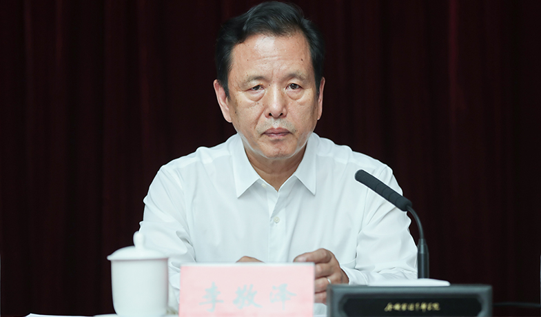 7月20日，評委會主任李敬澤主第一次全體會議
