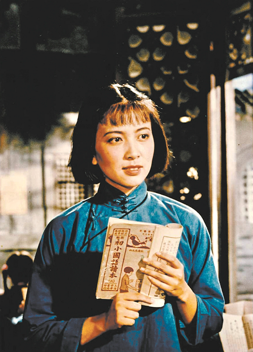 一九五九年，由楊沫編劇，崔嵬和陳懷皚執(zhí)導(dǎo)，北京電影制片廠出品的電影《青春之歌》上映，謝芳飾演林道靜