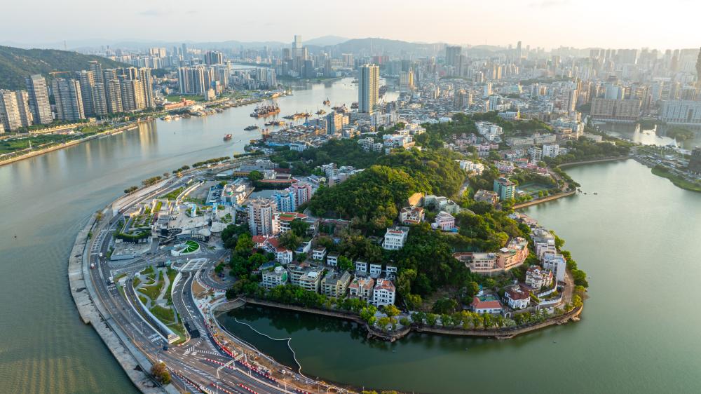 這是8月8日拍攝的澳門(mén)半島景色（無(wú)人機(jī)照片）。新華社發(fā)（張金加攝）