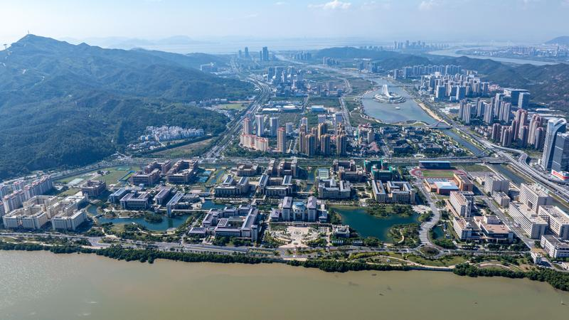圖為澳門大學(xué)橫琴校區(qū)（2024年12月4日攝，無人機(jī)照片）。新華社發(fā) 張金加/攝